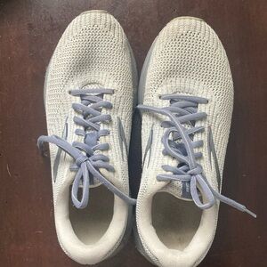 Brooks revel 3 grey/ silver size 8